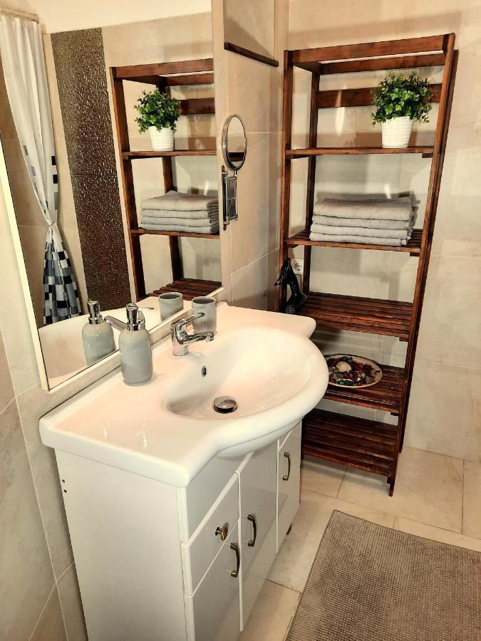 Central Gold Apartment Budapeszt Zewnętrze zdjęcie